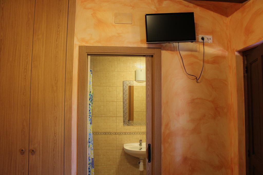 Pension Media Luna Andorra Exterior foto